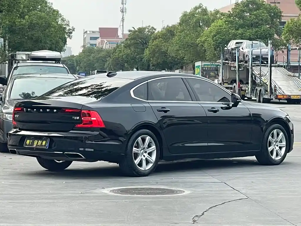 Volvo S90 2017 — фото 9