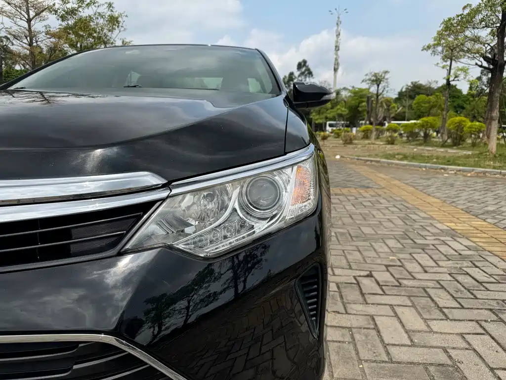 Toyota Camry 2017 — фото 16