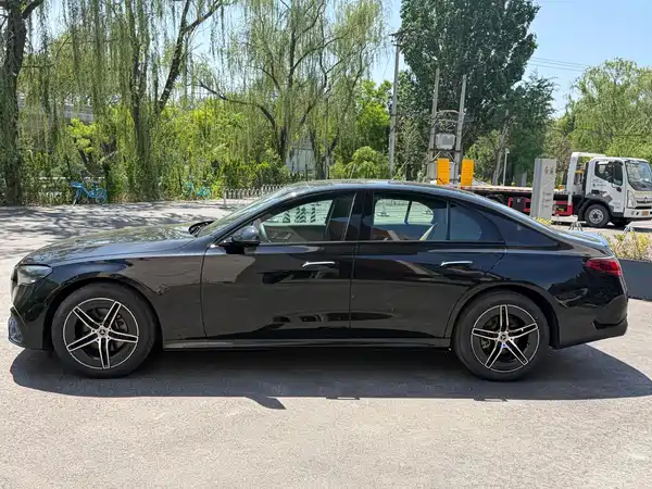 Mercedes-Benz E-Class 2025