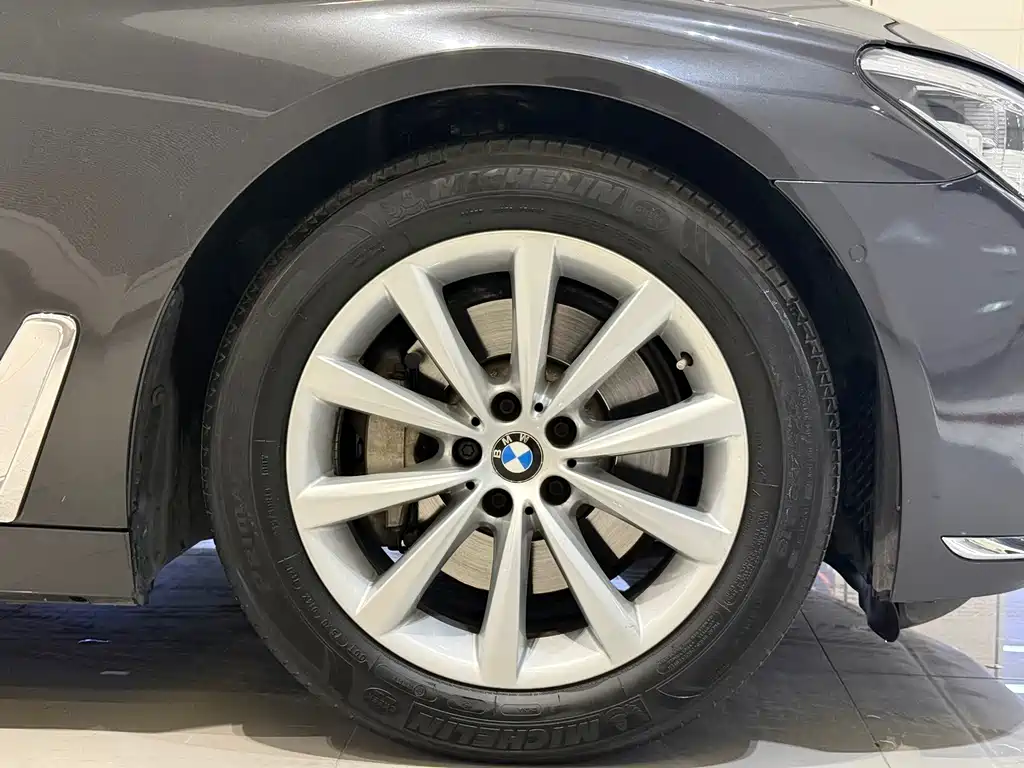 BMW 7 Series 2017 — фото 9