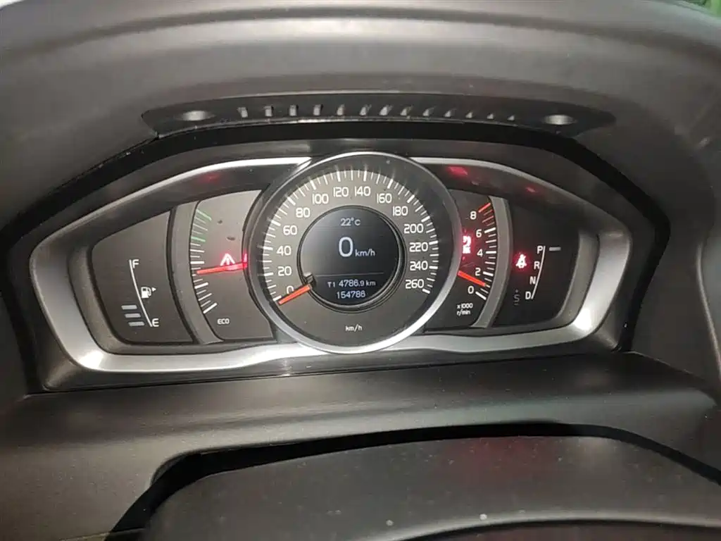 Volvo XC60 2017 — фото 12