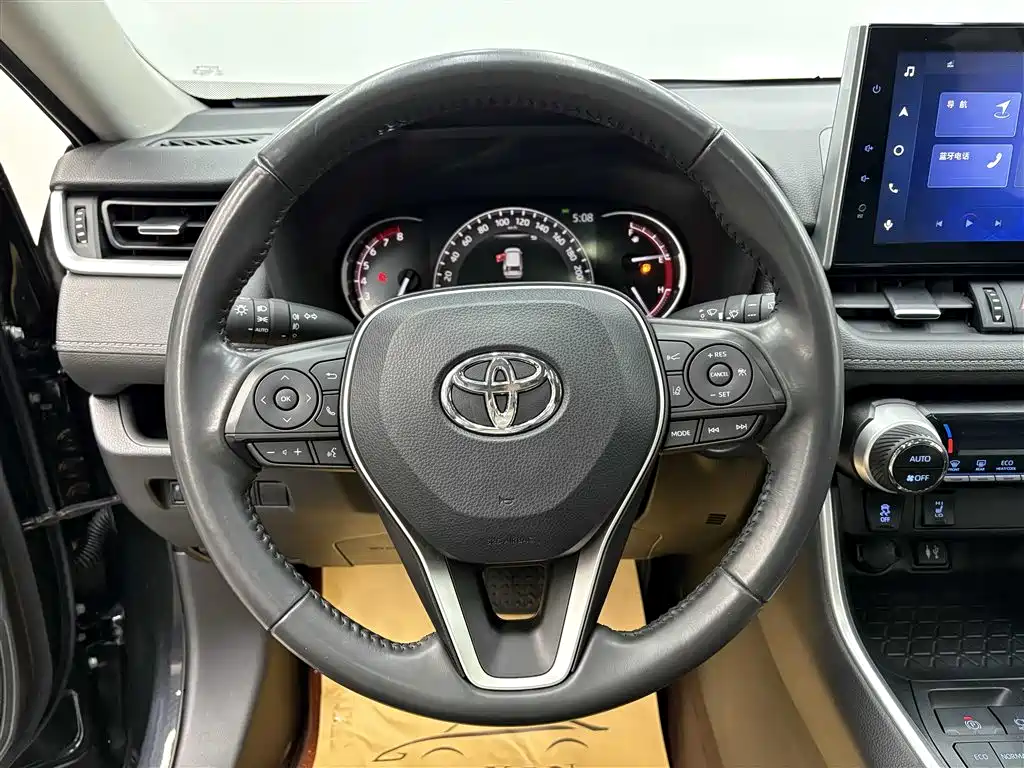 Toyota RAV4 2022 — фото 9