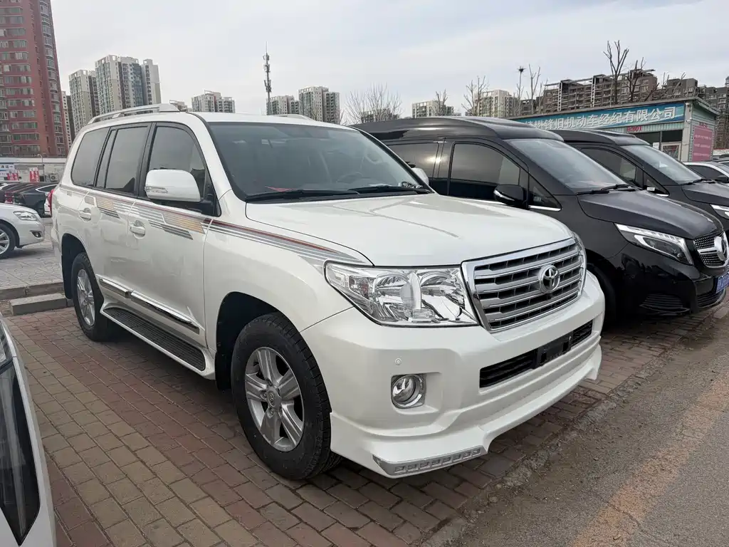 Toyota Land Cruiser 2015 — фото 2