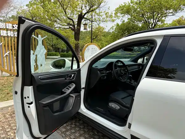 Porsche Macan 2024