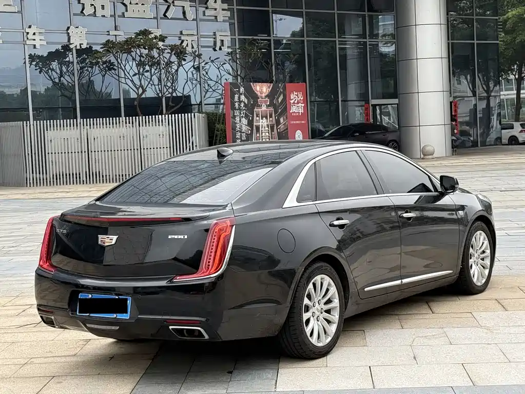 Cadillac XTS 2019 — фото 11