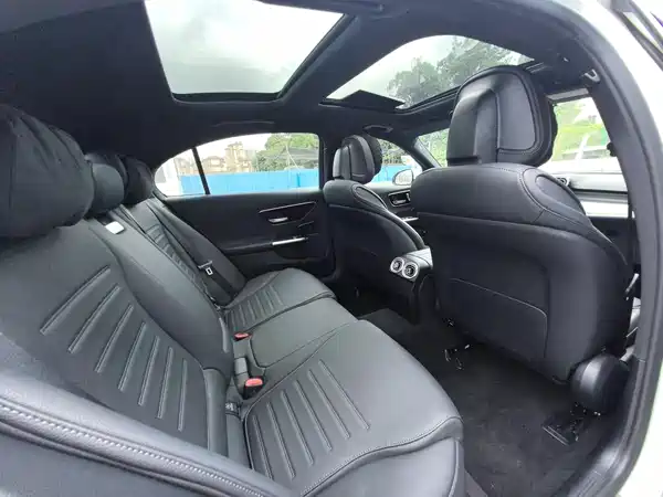 Mercedes-Benz C-Class 2024