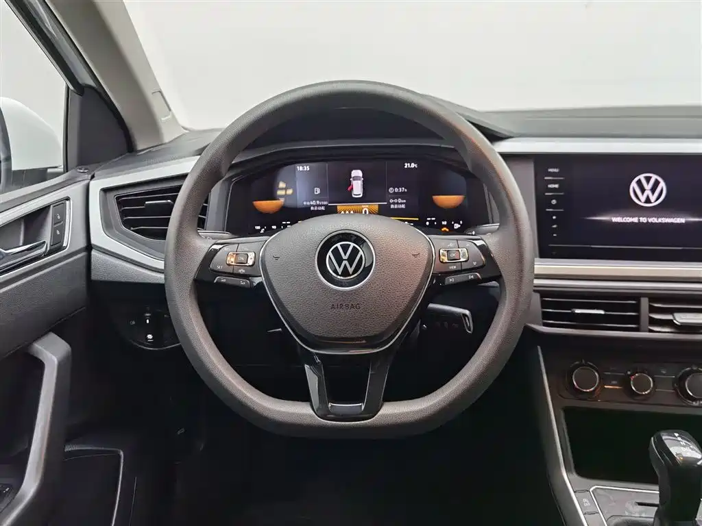 Volkswagen Polo 2023 — фото 11