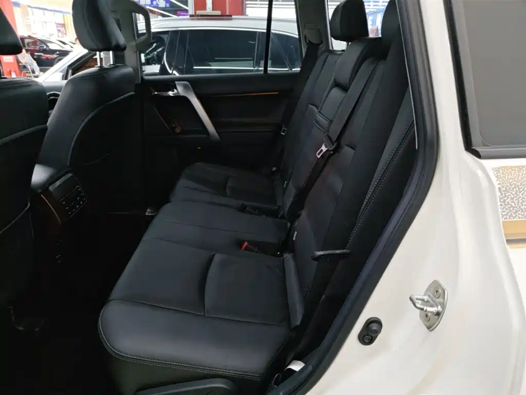 Toyota Prado 2016 — фото 17