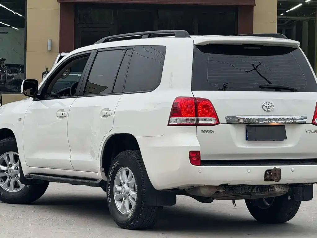 Toyota Land Cruiser 2011 — фото 13