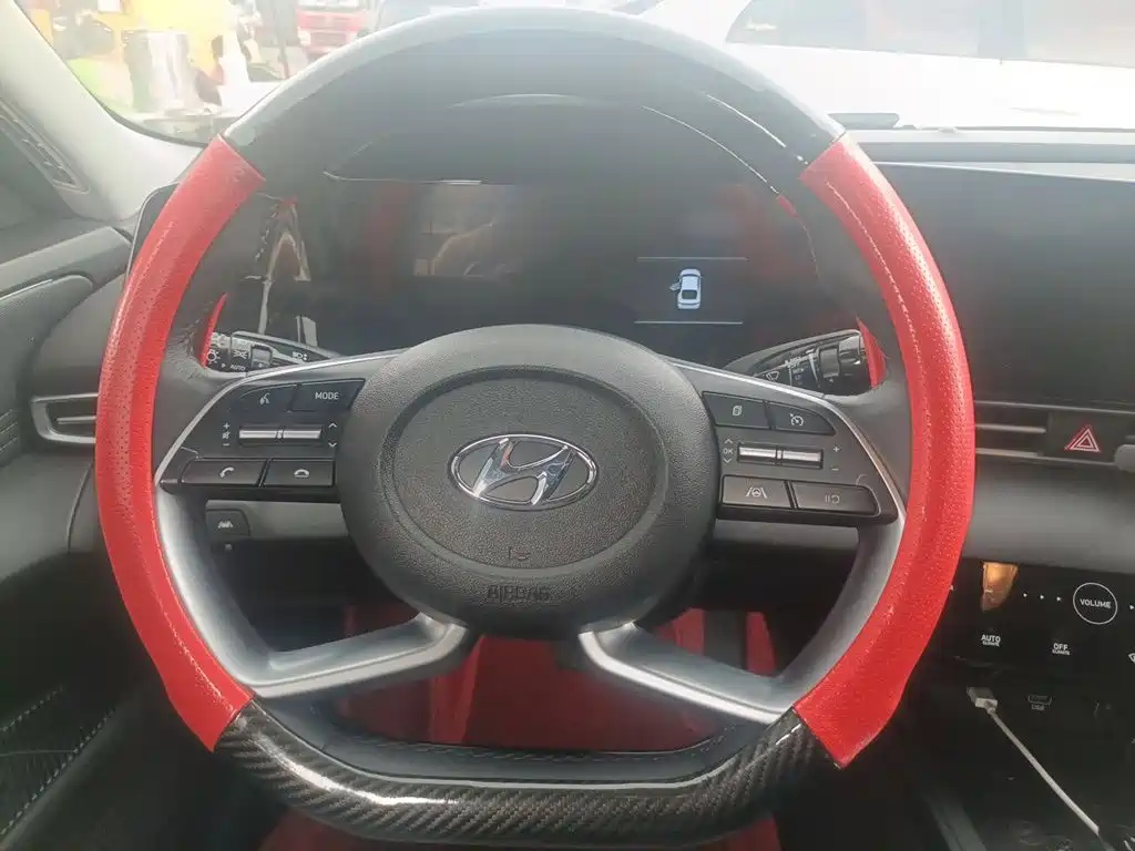 Hyundai Elantra 2023