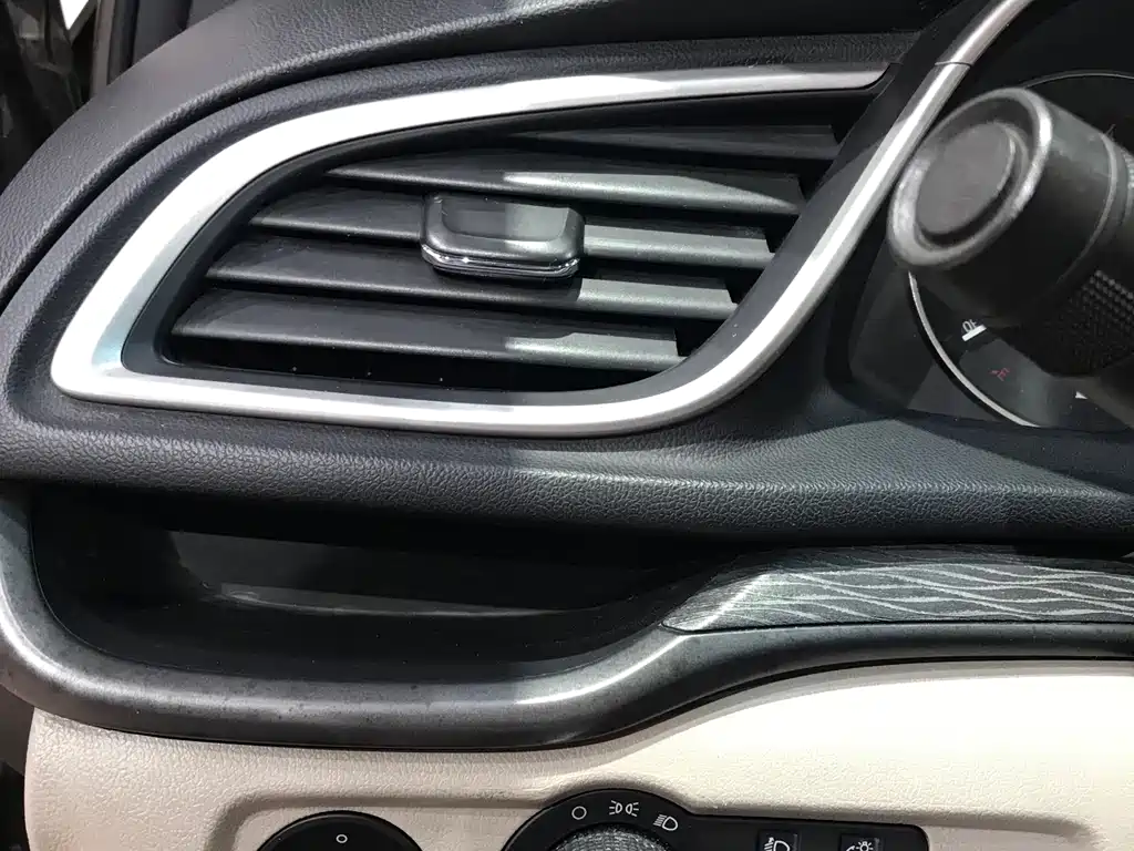 Buick Excelle 2018 — фото 26