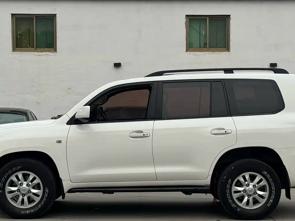 Toyota Land Cruiser 2011 — фото 17