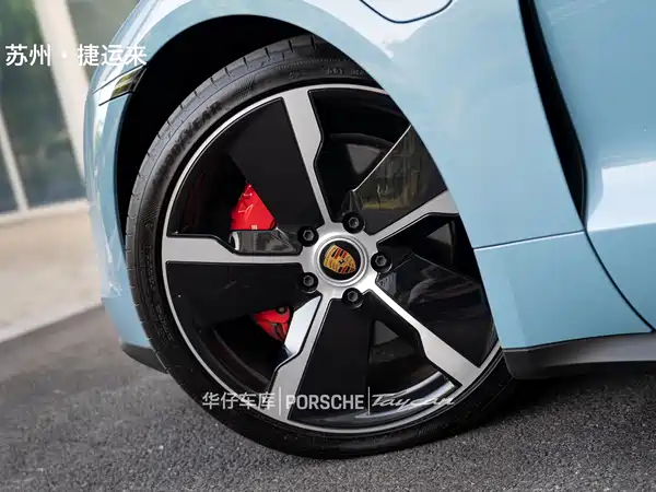 Porsche Taycan 2023