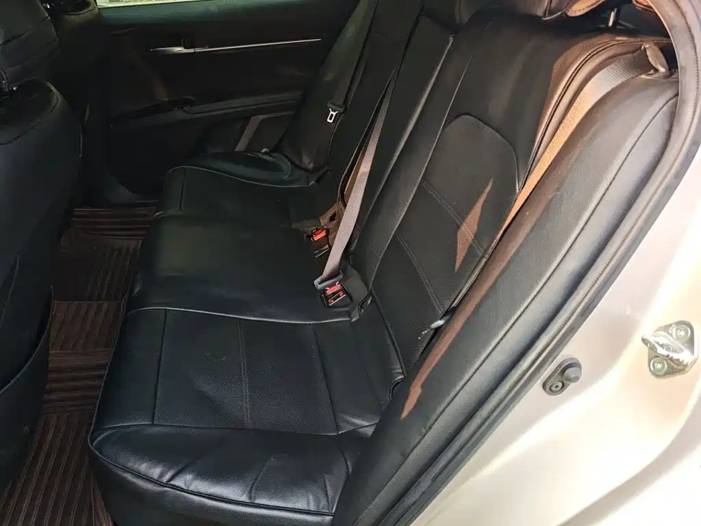 Toyota Camry 2020 — фото 15