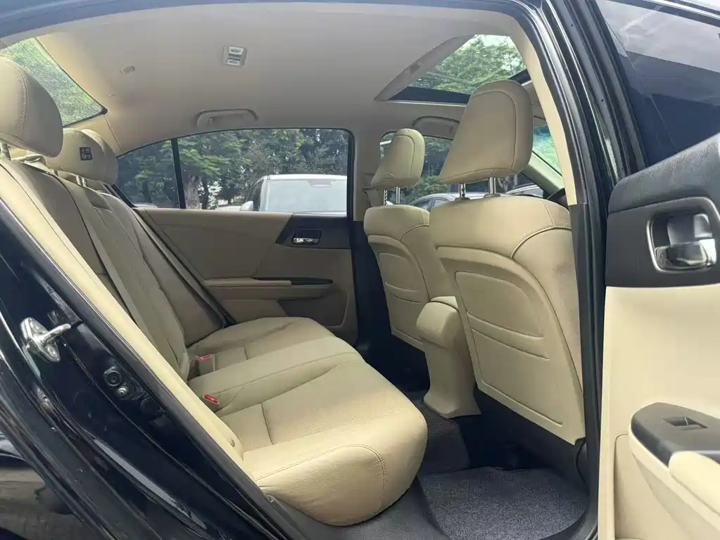 Honda Accord 2015 — фото 13
