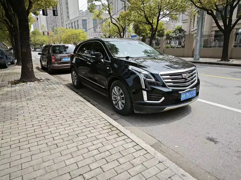 Cadillac XT5 2017 — фото 3