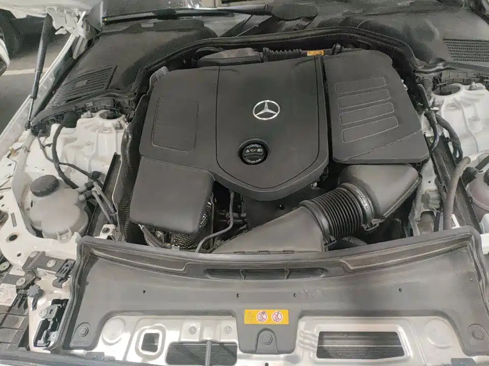 Mercedes-Benz C-Class 2024 — фото 9
