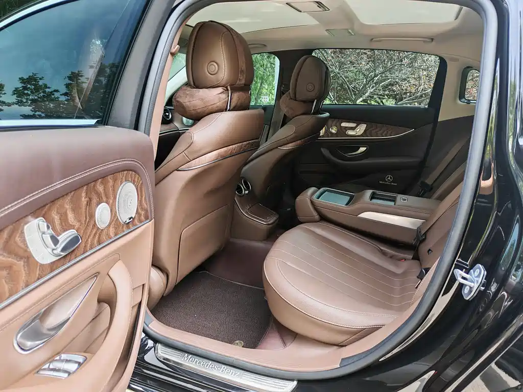 Mercedes-Benz E-Class 2023 — фото 5