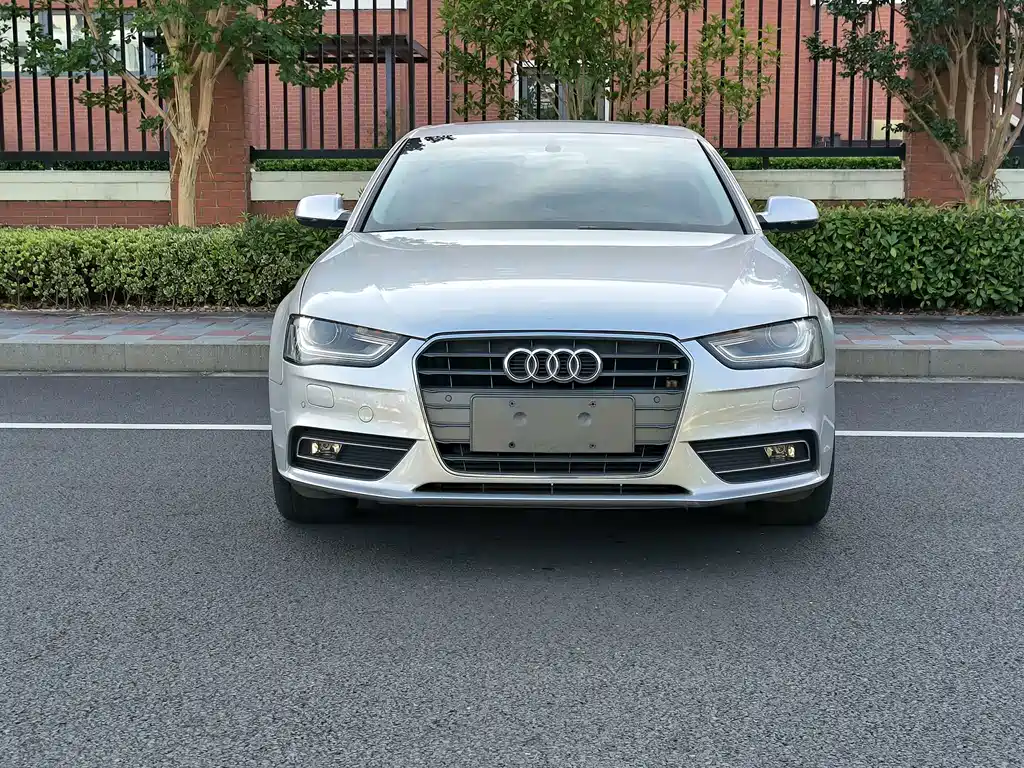 Audi A4L 2014
