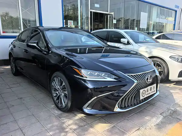 Lexus ES 2018