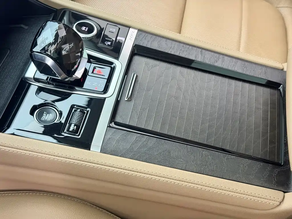 Jaguar XFL 2023 — фото 18