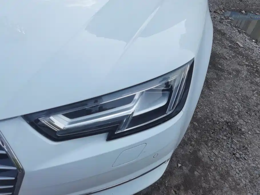 Audi A4L 2018