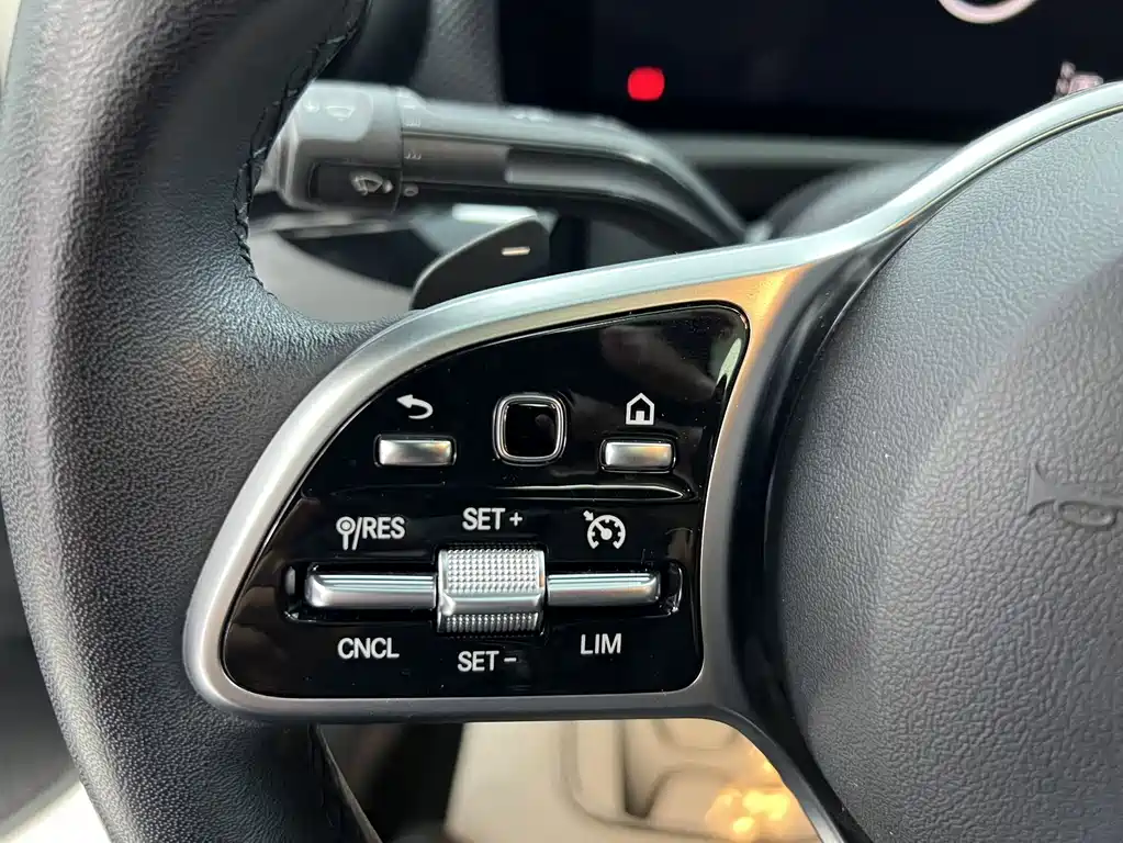 Mercedes-Benz A-Class 2023 — фото 13