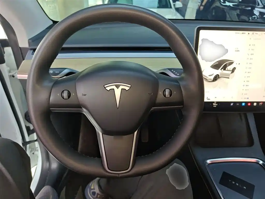 Tesla Model Y 2023 — фото 11
