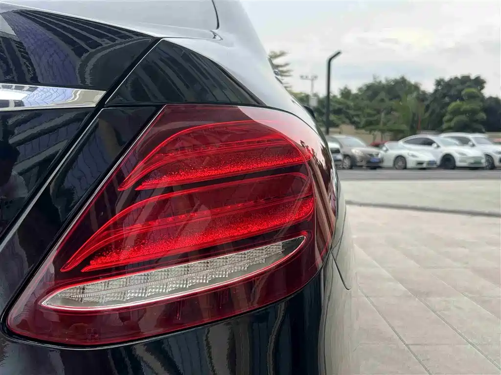 Mercedes-Benz E-Class 2020 — фото 17