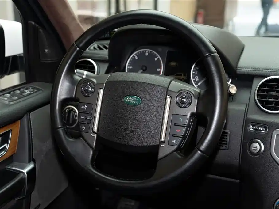 Land Rover Discovery 2012 — фото 13