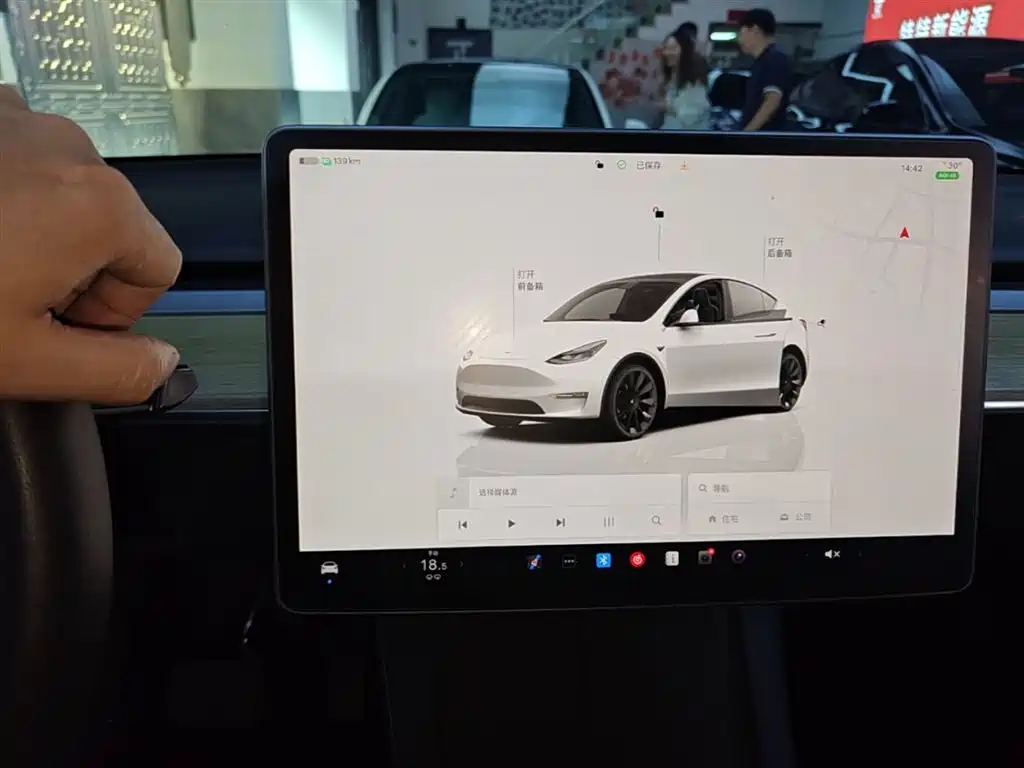 Tesla Model Y 2023 — фото 13