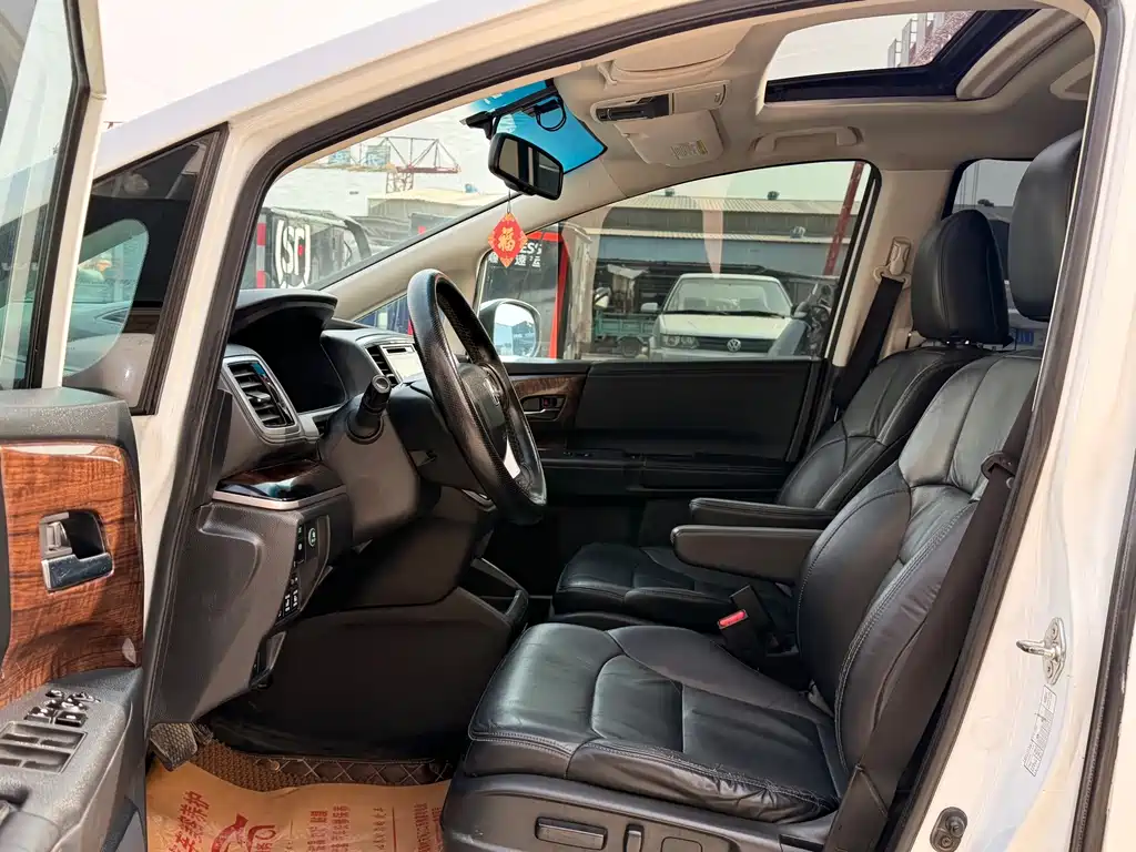 Honda Odyssey 2015 — фото 11