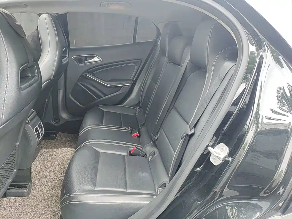 Mercedes-Benz GLA 2017 — фото 13