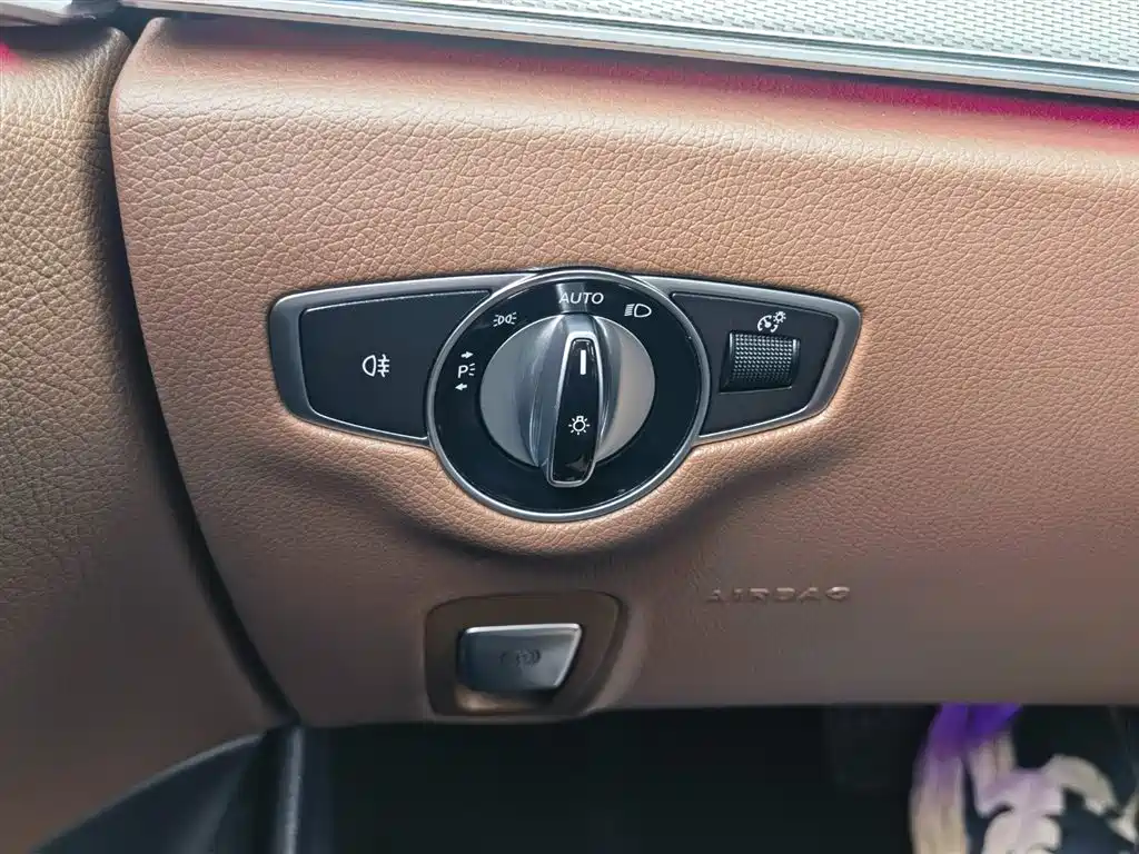 Mercedes-Benz E-Class 2020 — фото 35