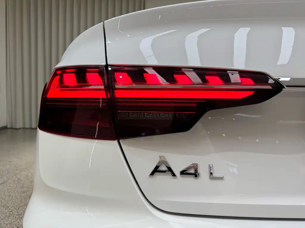 Audi A4L 2021 — фото 31