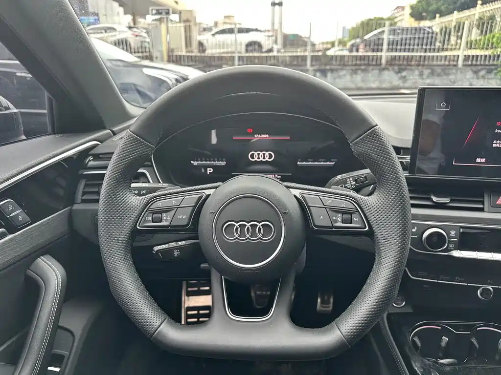 Audi A4L 2023 — фото 3
