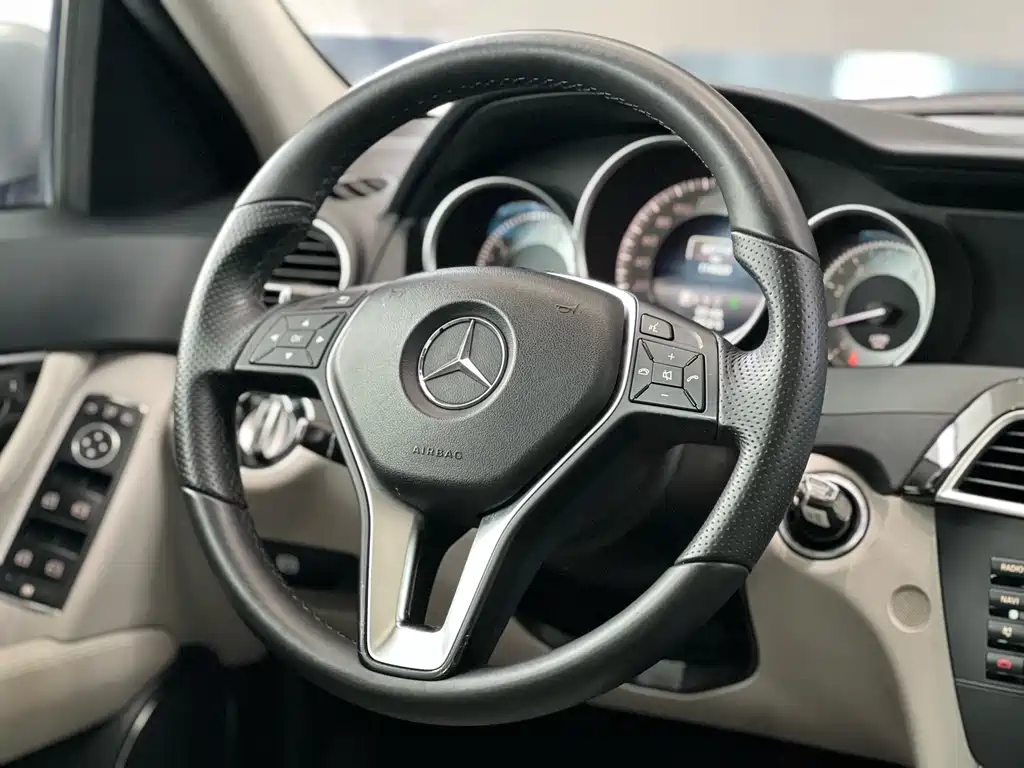 Mercedes-Benz C-Class 2014 — фото 24