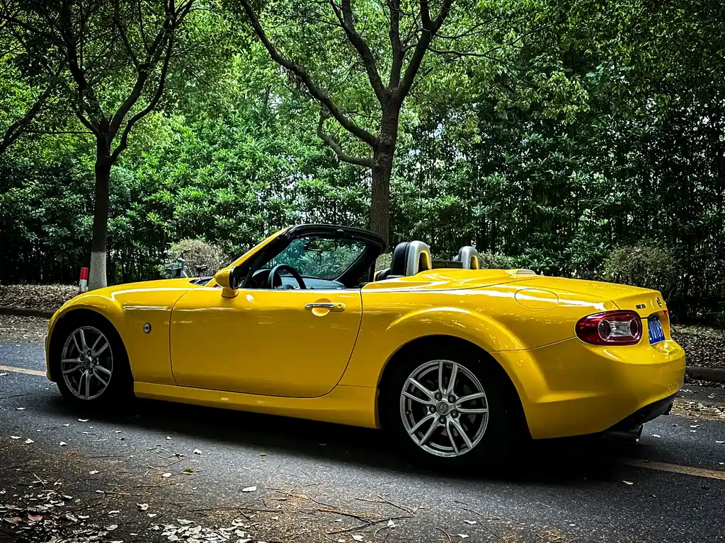 Mazda MX-5 2011 — фото 9