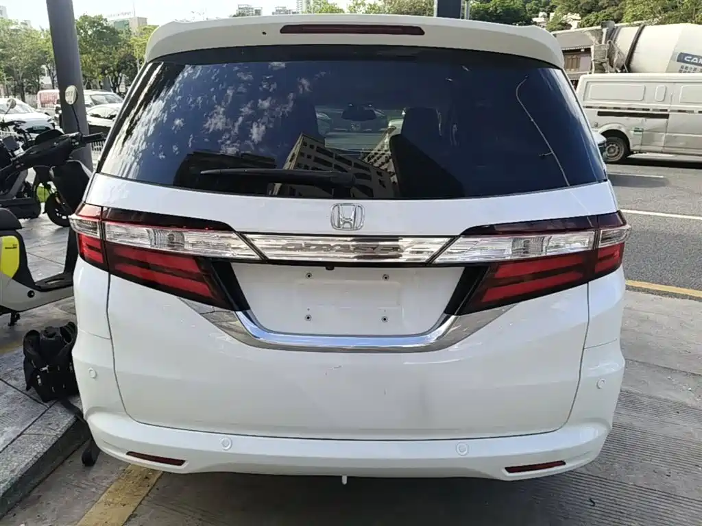 Honda Odyssey 2016 — фото 6