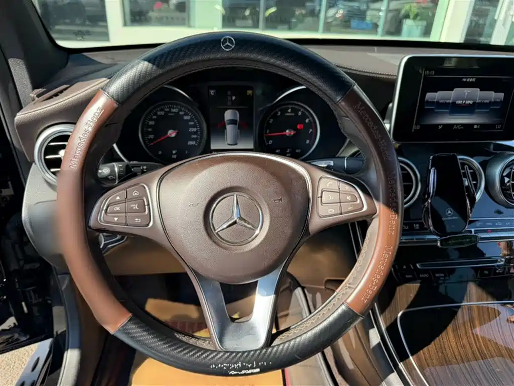 Mercedes-Benz GLC 2017 — фото 15