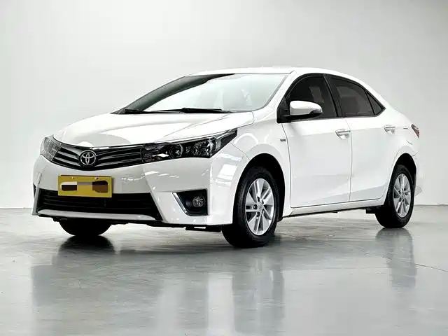 Toyota Corolla 2015 — фото 1
