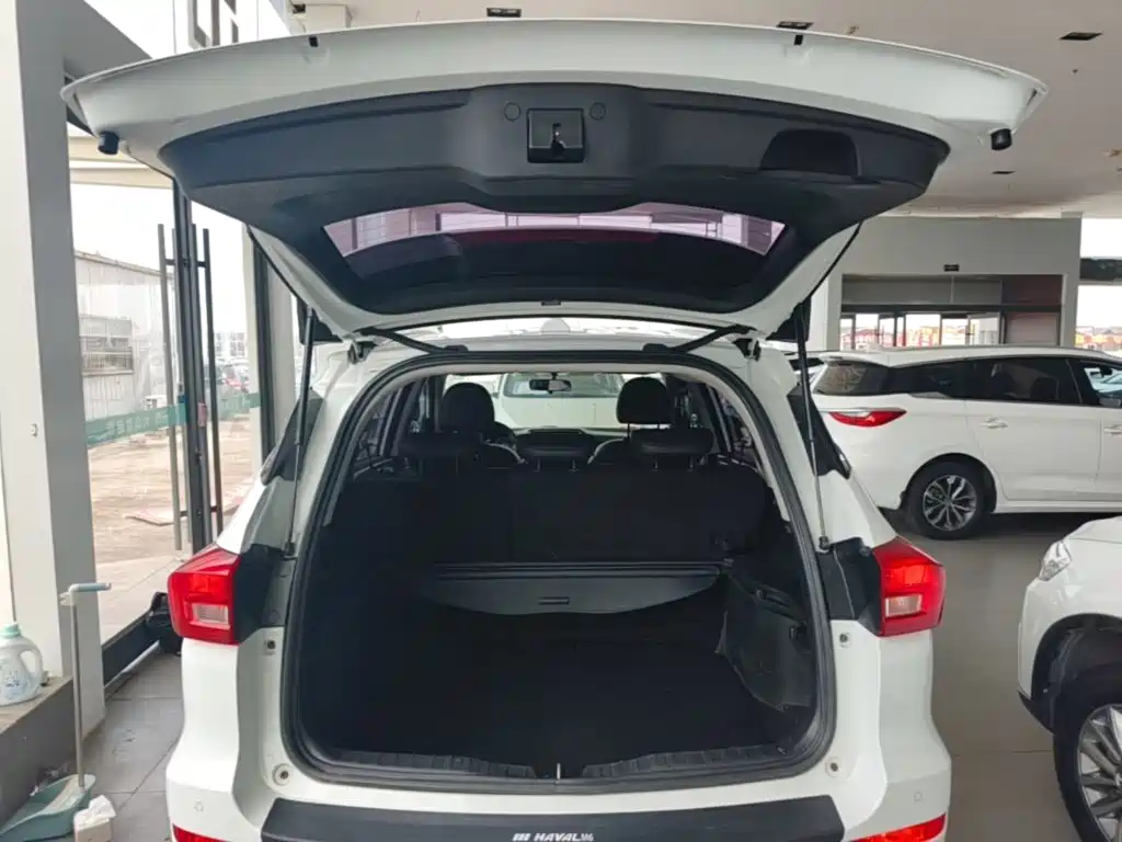 Haval M6 2019 — фото 19