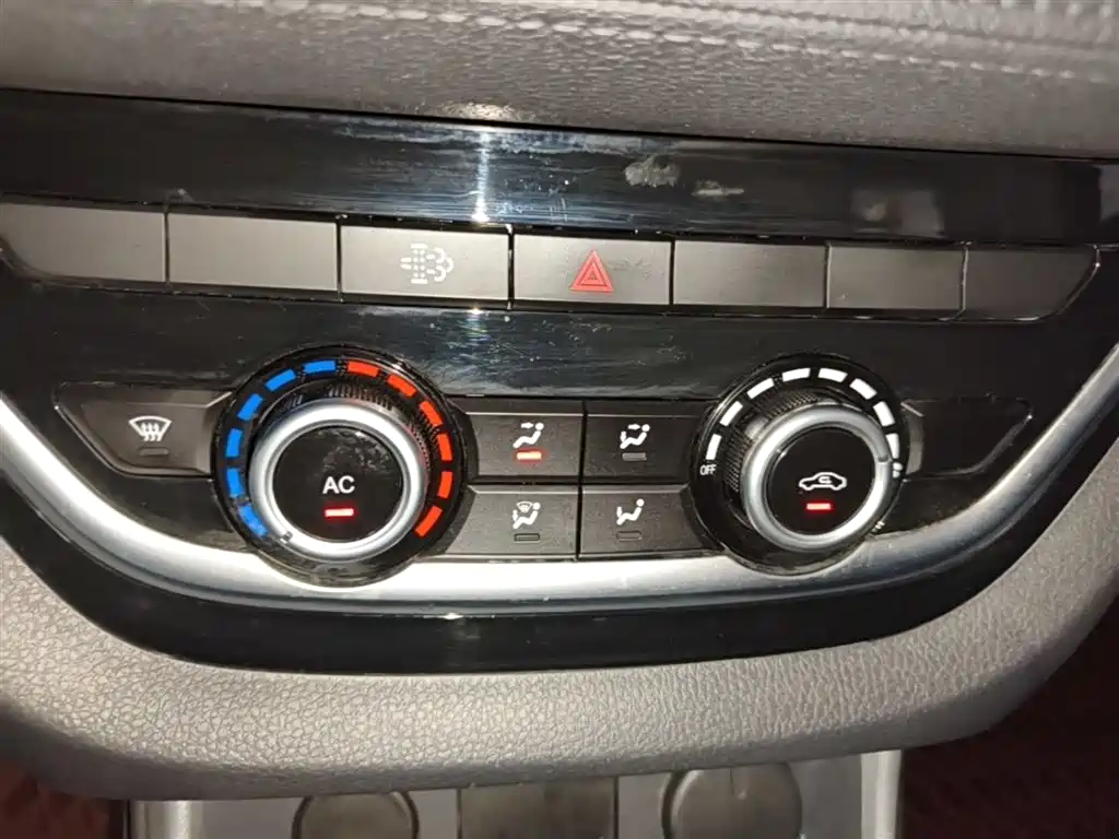 Isuzu RE-MAX 2021 — фото 13