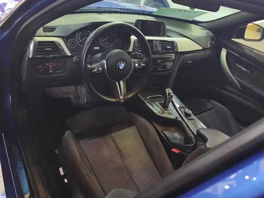 BMW 3 Series 2017 — фото 12