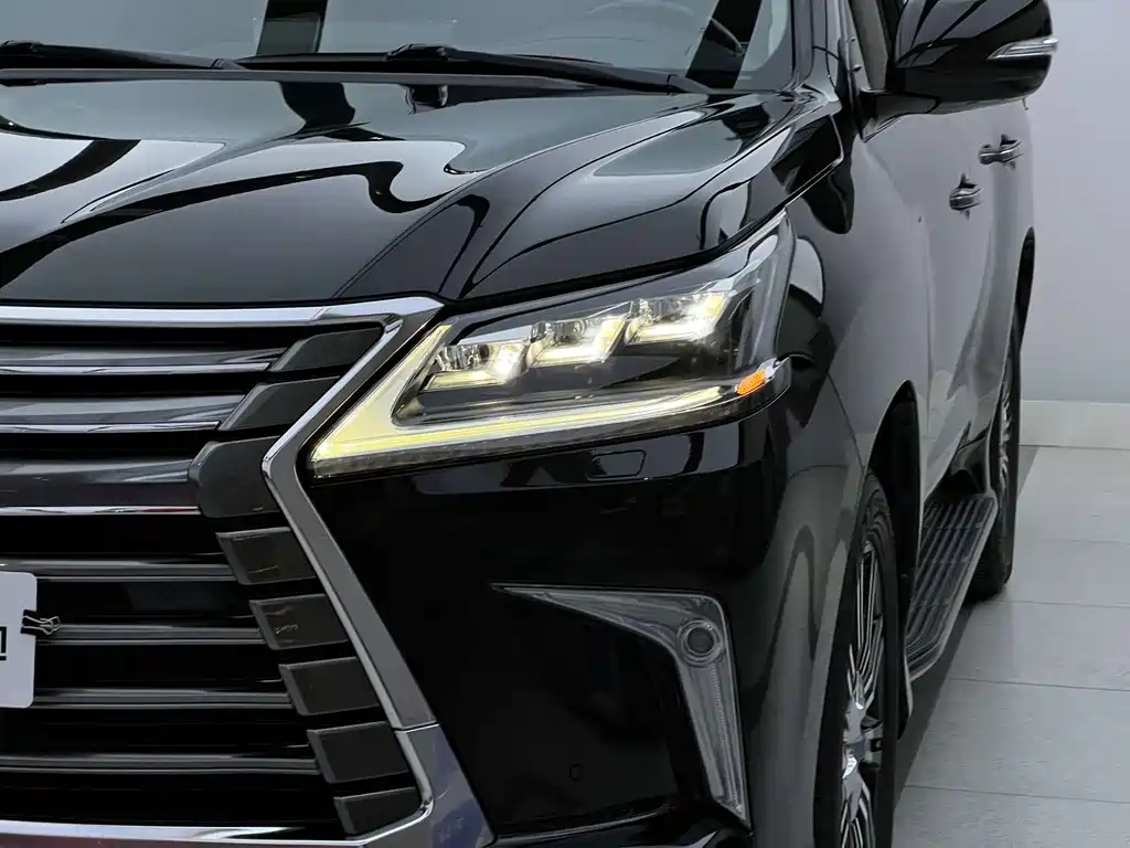 Lexus LX 2020 — фото 4