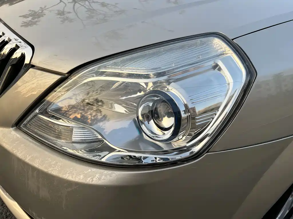 Buick Excelle 2015 — фото 9