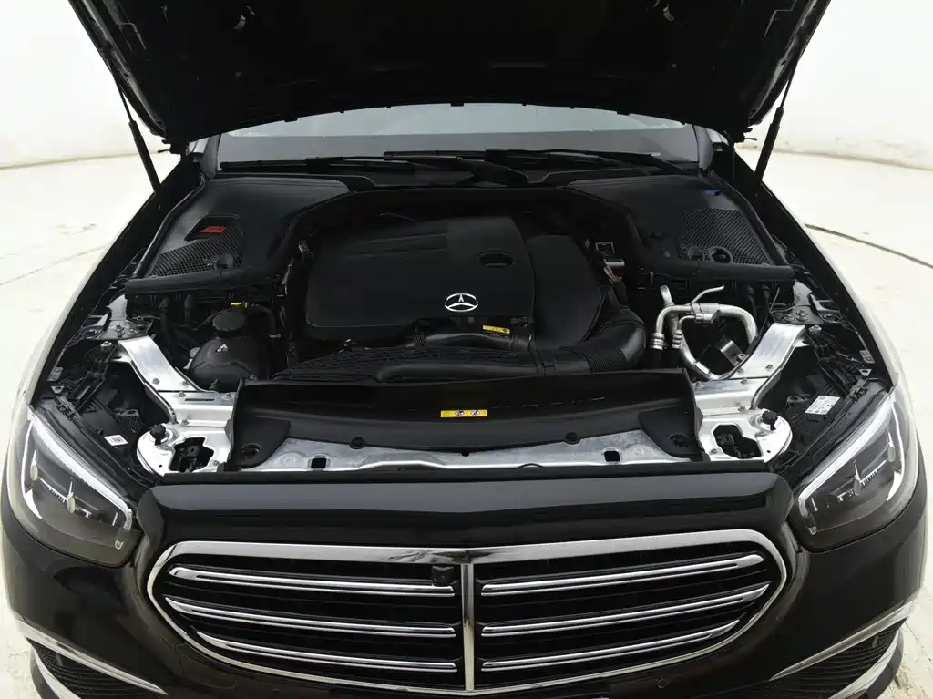 Mercedes-Benz E-Class 2023 — фото 10