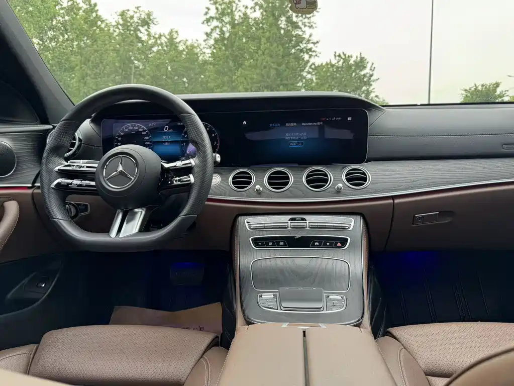 Mercedes-Benz E-Class 2022 — фото 7