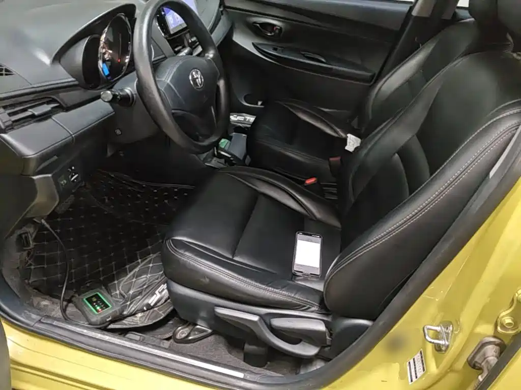 Toyota Yaris L 2020 — фото 15
