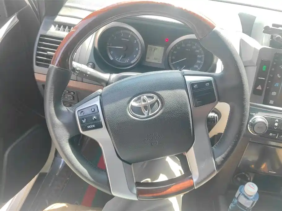 Toyota Prado 2017 — фото 15